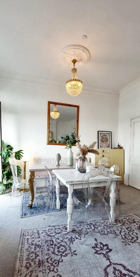 Elegant 5 Bed 4 Bath 'Vogue House' Parisian Style Home Маргейт Екстер'єр фото