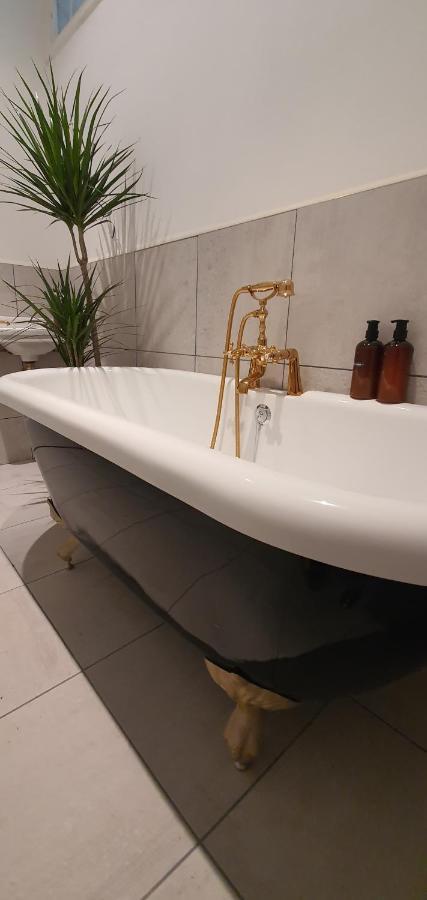 Elegant 5 Bed 4 Bath 'Vogue House' Parisian Style Home Маргейт Екстер'єр фото