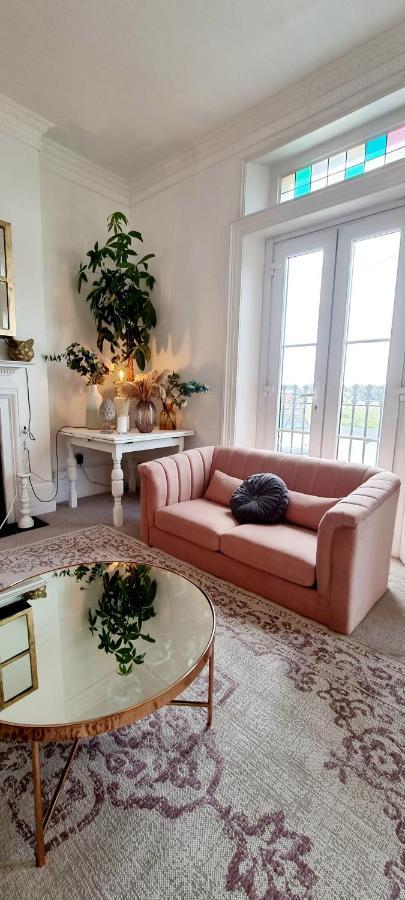 Elegant 5 Bed 4 Bath 'Vogue House' Parisian Style Home Маргейт Екстер'єр фото